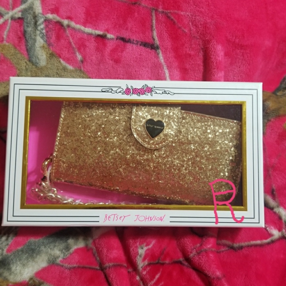 BETSEY JOHNSON CELLY GOLD GLITTER WRISTLET WALLET
